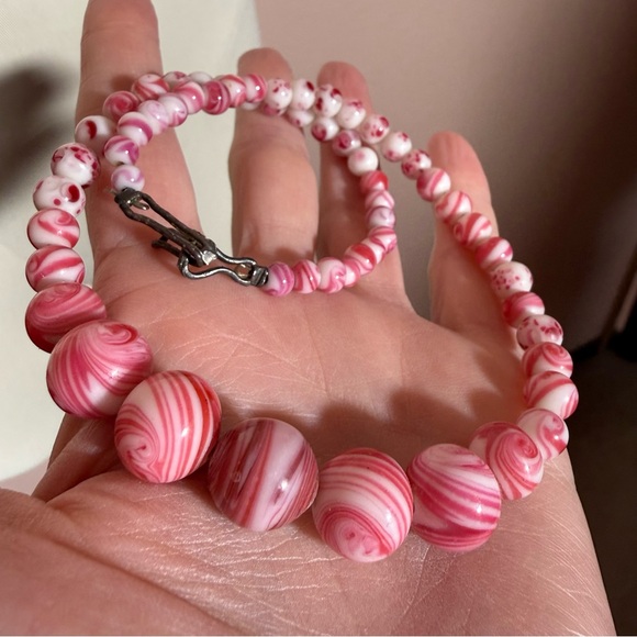 Art deco 1920’ 1940’s Pink White Swirl Polka dot Italian Glass Necklace - Picture 12 of 17